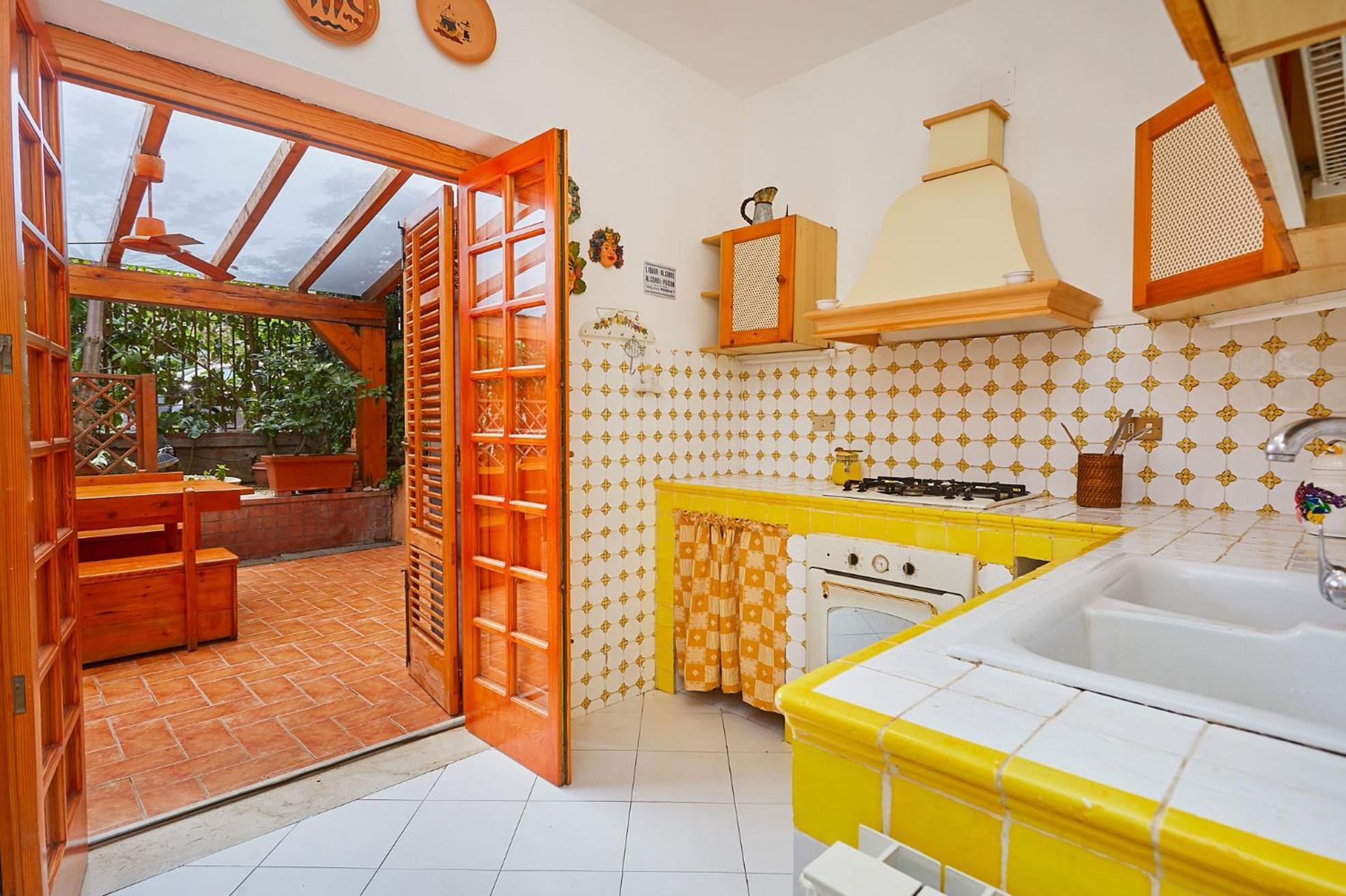 Villa Nel Verde Sul Mare, Mondello, Палермо Екстериор снимка