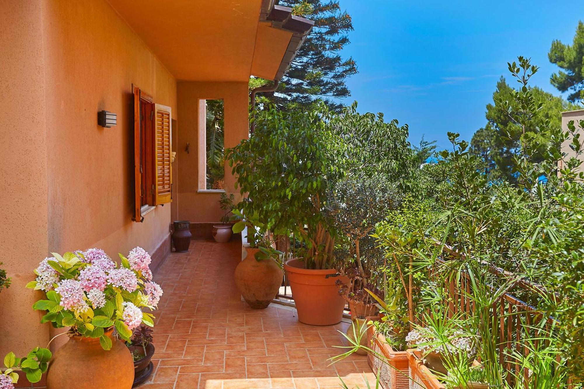 Villa Nel Verde Sul Mare, Mondello, Палермо Екстериор снимка